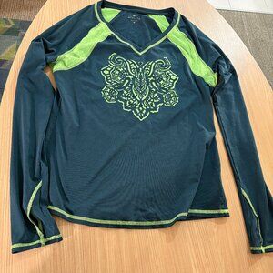 Athleta Tenacity Top Medium Green Long Sleeve Cut Out Graphic Polyester Stretch